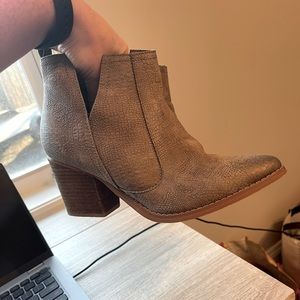 Not rated booties from buckle size 9